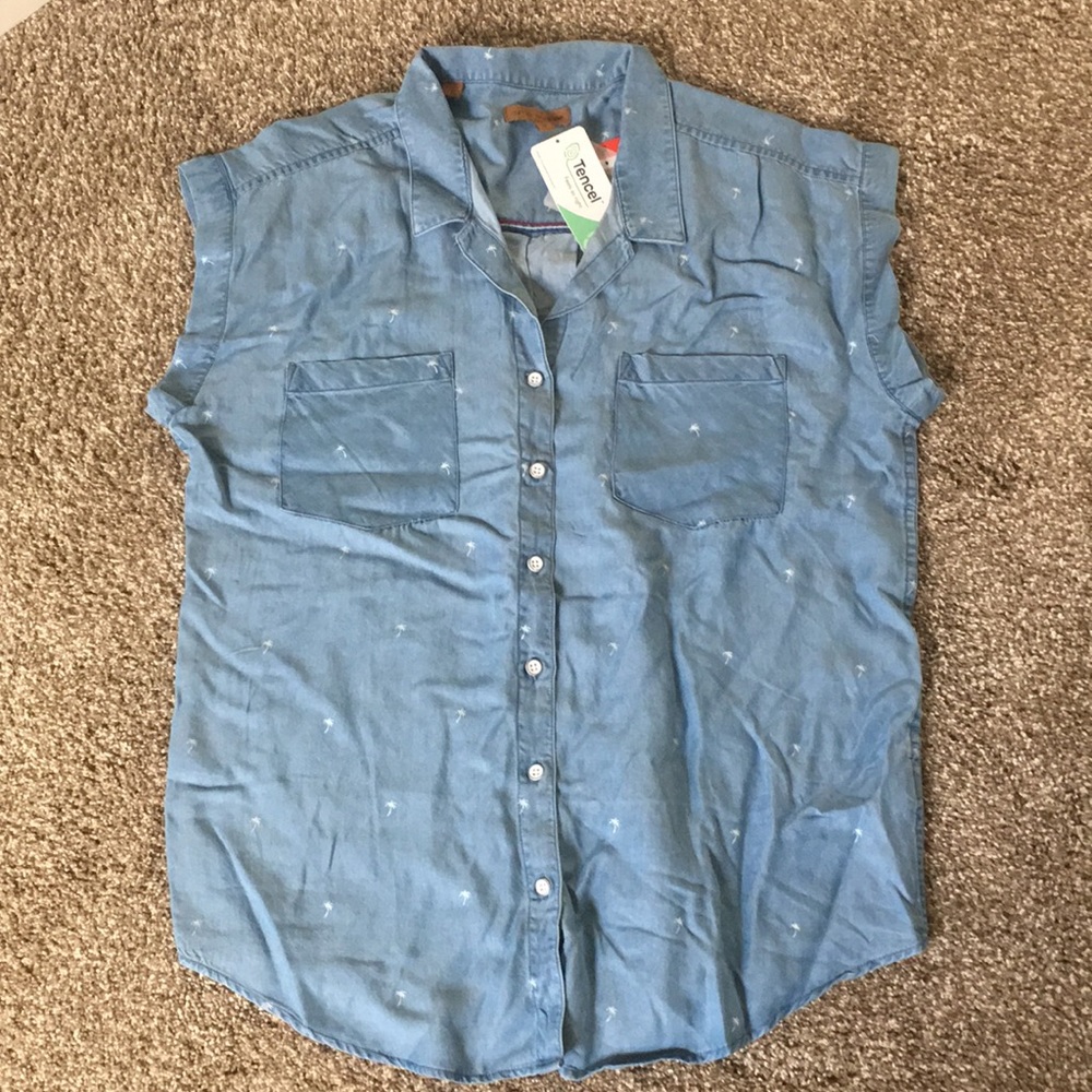 Jachs Girlfriend Denim Shirt, woman’s M